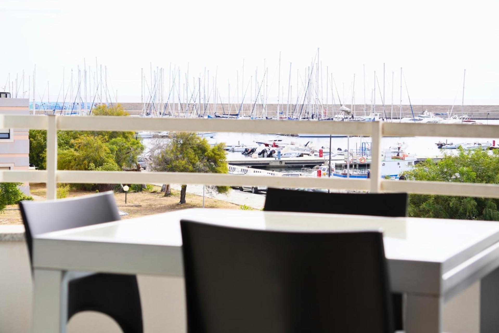 拉卡勒塔Le Residenze Blu Sardinia公寓式酒店 外观 照片